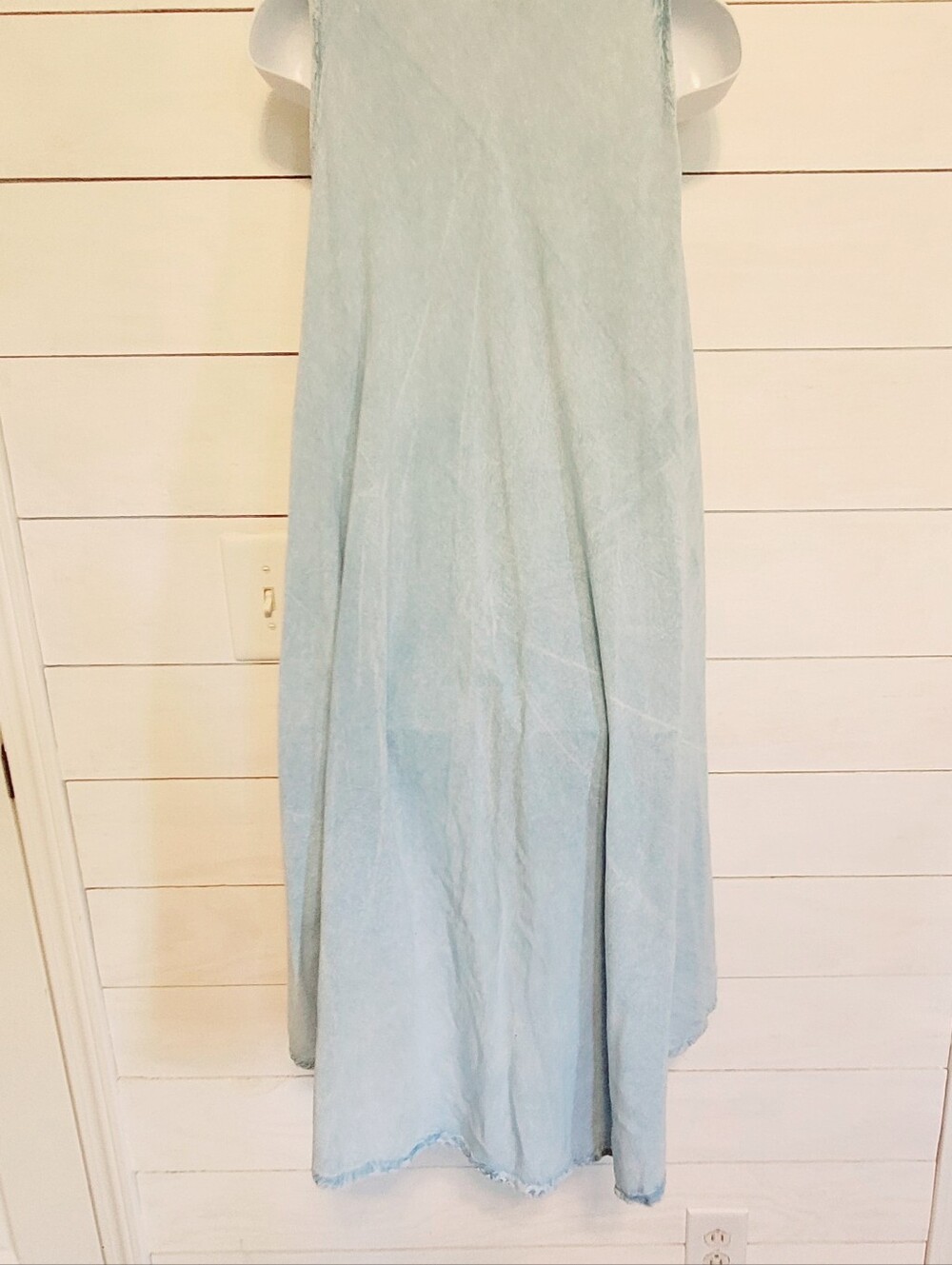 Light Chambray Wash Boho Sleeveless Button Midi Dress with Pockets - Picture 6 of 16